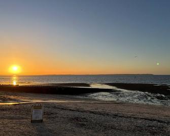 The Cook's Cottage - Whitstable - Beach