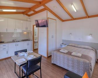 Cobar Caravan Park - Cobar - Habitación