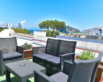 Hotel Pineta - Ischia - Balcony