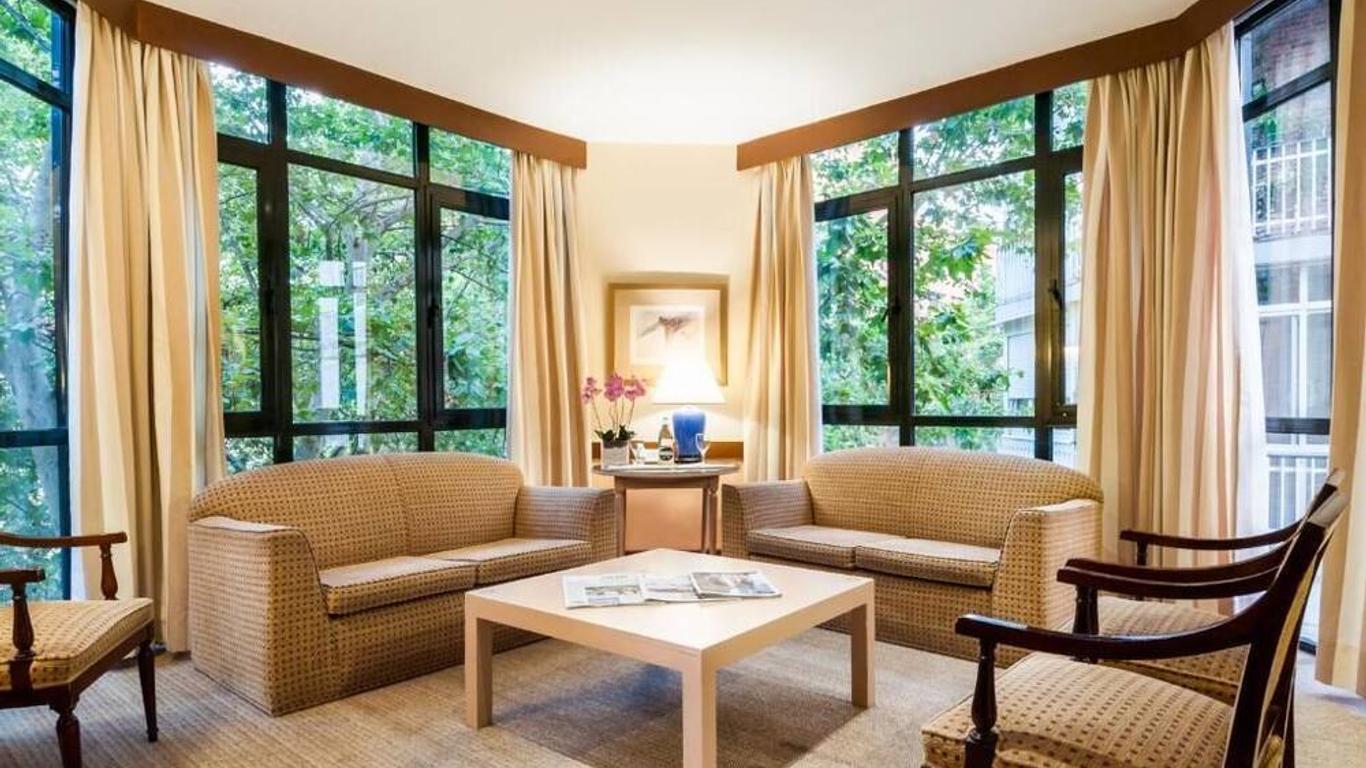 إيسباهوتيل بلازا باسيليكا