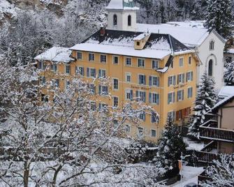 Savoy Hotel - Brides-les-Bains - Gebäude