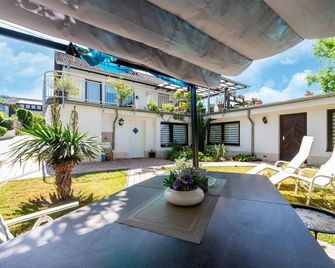 Moselle Vineyard Escape - Wehlen - Binnenhof