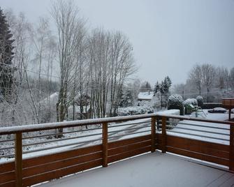 Chalet Neuf , 8 Pers. Grand Conf., Secteur Calme, Wifi, Garage, C.comp, Babyf - Gerbépal - Balcón