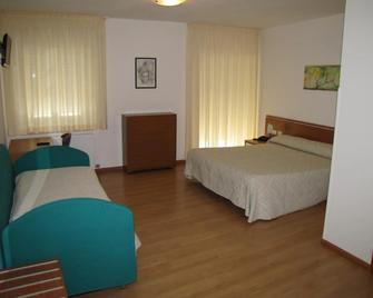 Hotel Scaranò - Levico Terme - Bedroom