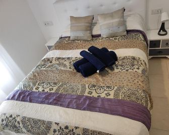 Atico De 1 Dormitorio En Pleno Centro Con Parking - Ayamonte