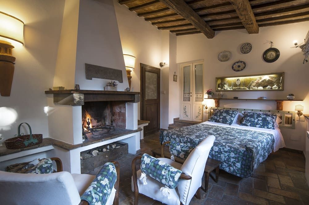 كاستيلو دي بروتشينو ألبيرجو ديفوسو