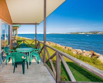 Big4 Batemans Bay At Easts Riverside Holiday Park - Batemans Bay - Balcony
