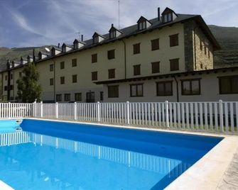 Hotel Romanic - Taull - Pool