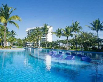Sun, Sand, Golf And Entertainment - Nuevo Vallarta - Piscina