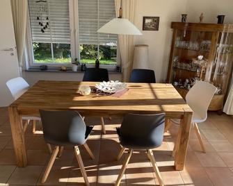 Cottage on the mountain - Gillenfeld - Comedor