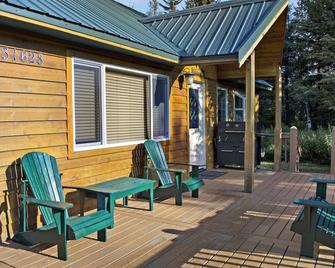 Trail Lake View Luxury Cottage - Moose Pass - Патіо