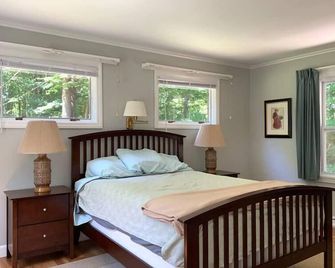 Custom house overlooking Berry Pond - Moultonborough - Slaapkamer
