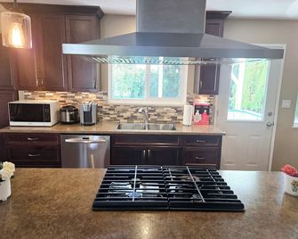 Sunny Estate - Maple Ridge - Cuisine
