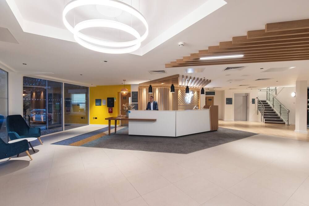 Holiday Inn Bristol Airport By IHG - בריסטול - לובי
