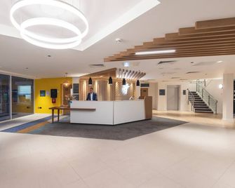 Holiday Inn Bristol Airport By IHG - Bristol - Lobby