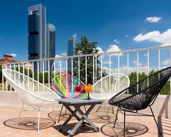 Hotel Madrid Chamartín, Affiliated by Meliá - מדריד - מרפסת