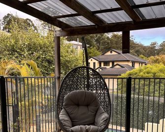 5 min drive from Terrigal Beach. Modern apartment. - Terrigal - Balkon