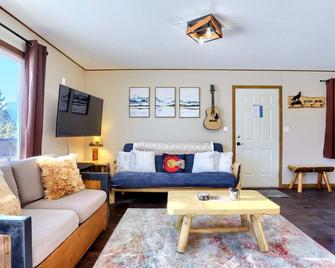 The Wolf Retreat | Lake+Alpine Lookout | Fast Wifi - Twin Lakes (Lake County) - Sala de estar