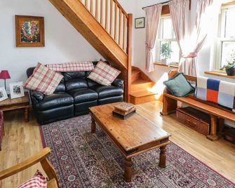Old Mike's Cottage - Westport - Living room