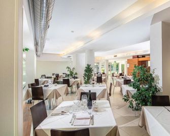 Hotel Martini - Lignano Sabbiadoro - Nhà hàng