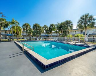 إكونو لودج دايتونا بيتش - سبيدواي - دايتونا بيتش - حوض السباحة