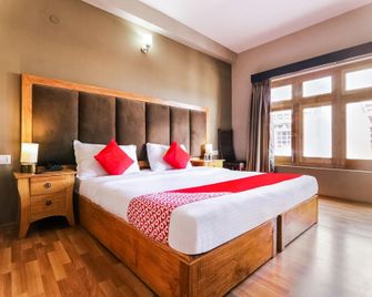 OYO 47740 Hotel Blue Stone - Leh - Habitación