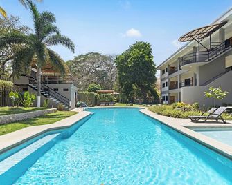 5-minute Walk to Beach & Town - Gated - Pool & BBQ - Playa Matapalo - Piscina