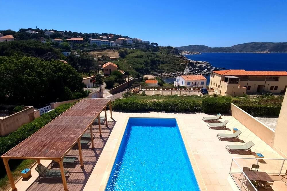 Hôtel Sole Mare - קאלבי - בריכה