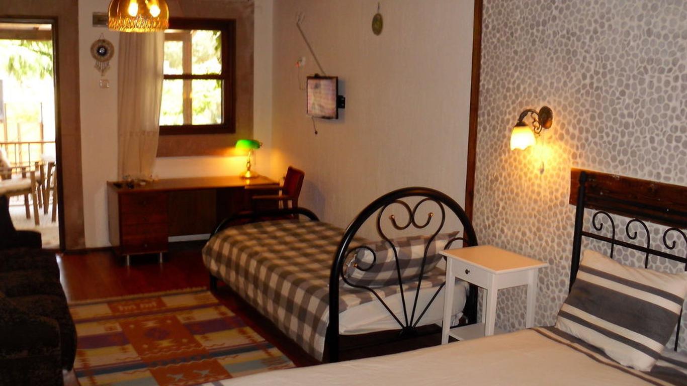 Akropolis Guest House