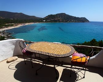 Seafront home, Torre delle Stelle, Sardinia - Torre delle Stelle - Balcony