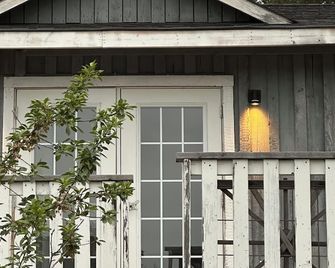 The Garden Suite - Quesnel - Outdoor view