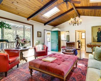 Lakefront Glen Ellen Cabin With Views Ne - Glen Ellen - Wohnzimmer