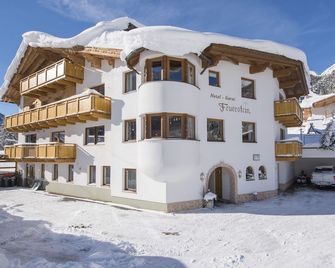 Hotel Garni Feuerstein - Sankt Anton am Arlberg - Building