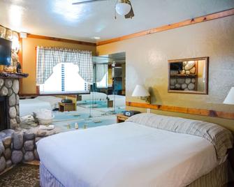 Sleepy Forest Cottages - Big Bear Lake - Habitación