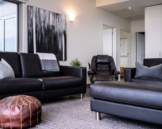 Oceaan 101 - Freycinet Holiday Houses - Coles Bay - Living room