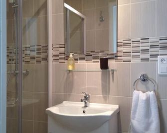 L'Auberge Des Oiseaux Chantants - Willeman - Salle de bain