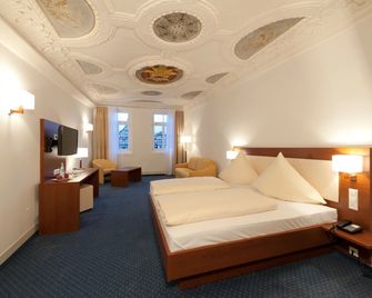 Stadt-gut-Hotel Gasthof Goldener Adler - Schwäbisch Hall - Bedroom