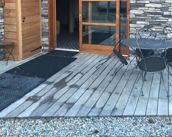 Appartement rez de Chaussée Chalet - Briançon - Patio