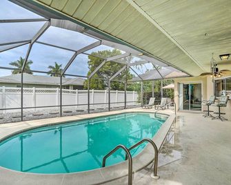 Marco Island Retreat with Pool about 1 Mi to Beach - Marco Island - Piscina