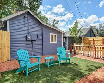 Half Pint - Colorado Springs - Binnenhof