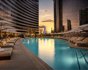 Luxury Vdara Penthouse/ Bellagio Fountain View/ Free Valet! - Paradise - Piscina