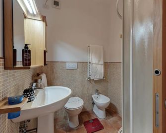 Scarlino Ospitalità Diffusa - Scarlino - Bathroom