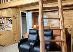 Kozy Haven Log Cabin Rentals - Columbia - Habitación