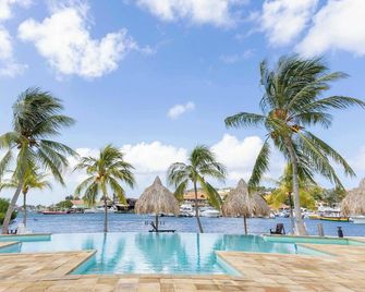 Stylish Apartment with Pool Near Jan Thiel Beach - Sint Willibrordus - Piscina