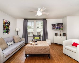 Rhythm - Walk to 12 South - Mins to Broadway - Nashville - Stue