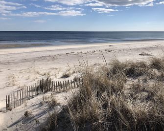 Beautiful beach house on Dune Road with private beach - Westhampton Beach - Beach