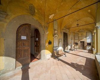 Chiostro Delle Monache Hostel Volterra - Volterra - Building