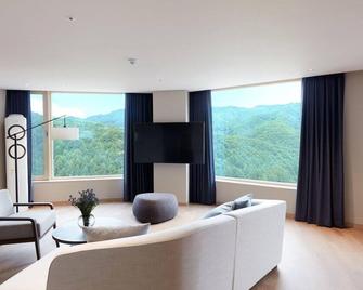 Phoenix Resort Pyeongchang - Pyeongchang - Huiskamer