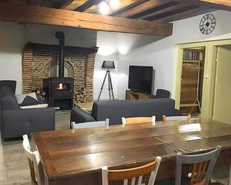Gite Vaumas, 4 Bedrooms, 8 Persons - Saint-Pourçain-sur-Besbre - Salle à manger