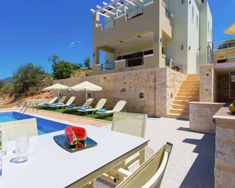 Villas in Crete with Private Pool & Beaches - Achlades - Piscina